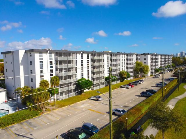 2 of 12 - 16851 Ne 23rd Avenue #a408, North Miami Beach, FL