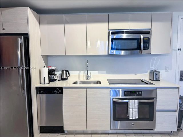 5 of 38 - 2602 E Hallandale Beach Boulevard #r805, Hallandale Beach, FL