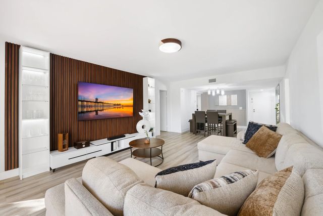491 Racquet Club Road #unit 106, Weston
