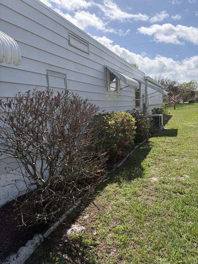 2 of 33 - 129 E Caribbean, Port St. Lucie, FL