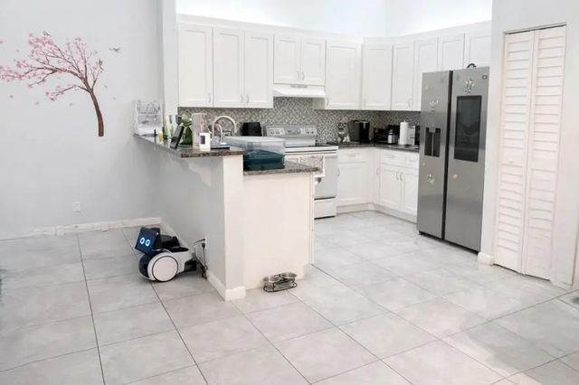 4 of 11 - 4373 Woodstock Drive #d, West Palm Beach, FL