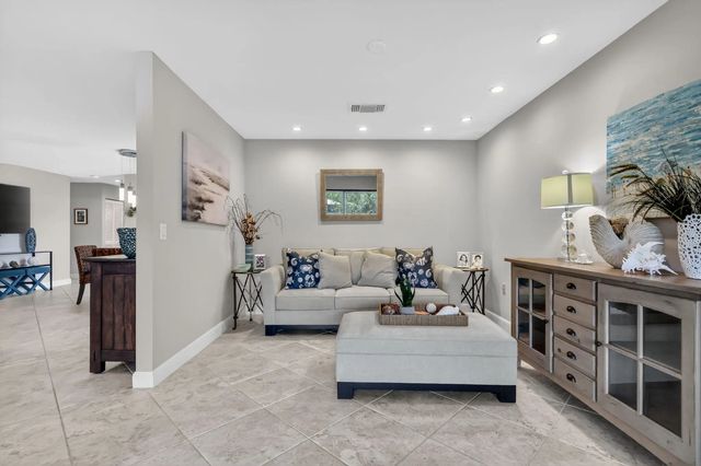4 of 68 - 41 Stratford Lane W #b, Boynton Beach, FL