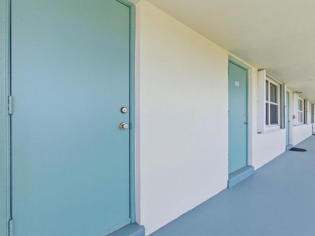5 of 30 - 680 W Horizons  W #212, Boynton Beach, FL