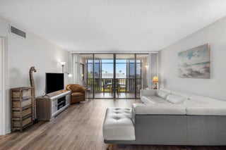 Photo of Listing #B26002144