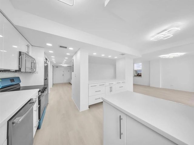 5 of 35 - 301 174th Street #1818, Sunny Isles Beach, FL