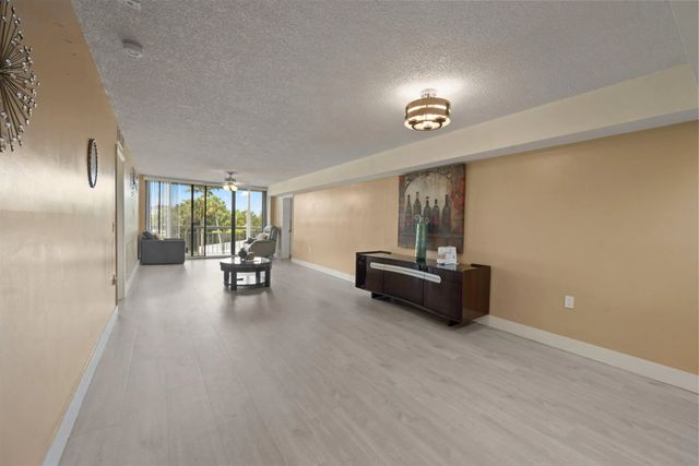 4 of 19 - 2741 Village Boulevard #303, West Palm Beach, FL