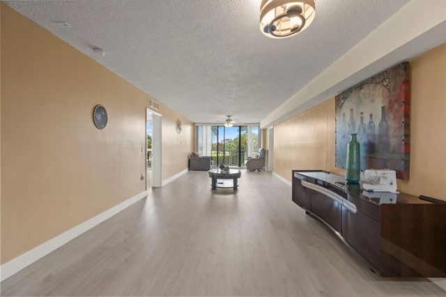 5 of 19 - 2741 Village Boulevard #303, West Palm Beach, FL