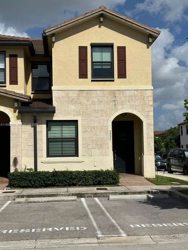 3337 W 105th Terrace, Hialeah