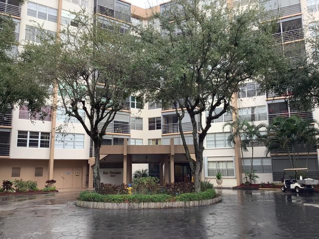 1300 Saint Charles Place #unit Ph13, Pembroke Pines
