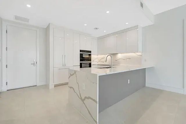 4 of 30 - 220 Lake Shore Drive #2105, Lake Park, FL