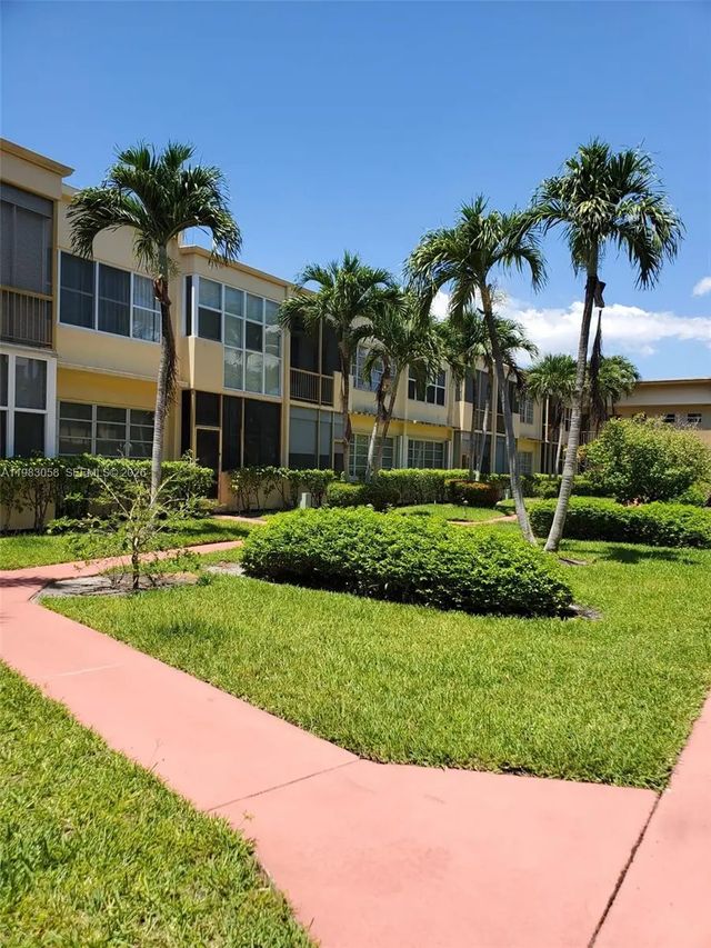 3 of 34 - 851 Ne 14th Avenue #414, Hallandale Beach, FL