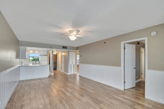 Photo of Listing #B26002281