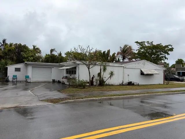 3 of 6 - 1029 Ardmore Road, West Palm Beach, FL