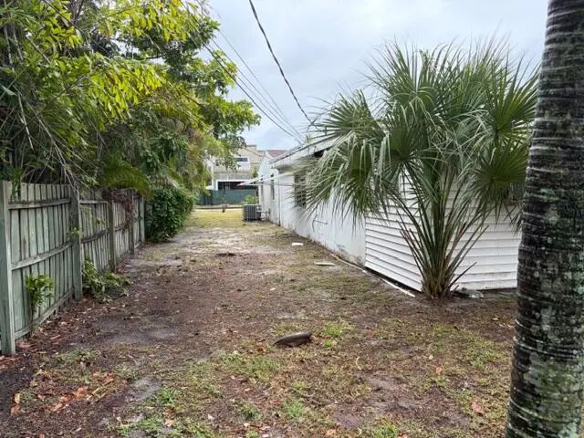 5 of 6 - 1029 Ardmore Road, West Palm Beach, FL