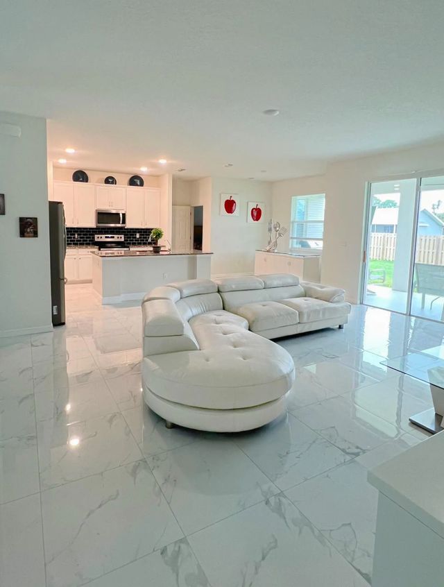 2 of 12 - 103 Sw Grove Avenue, Port St. Lucie, FL