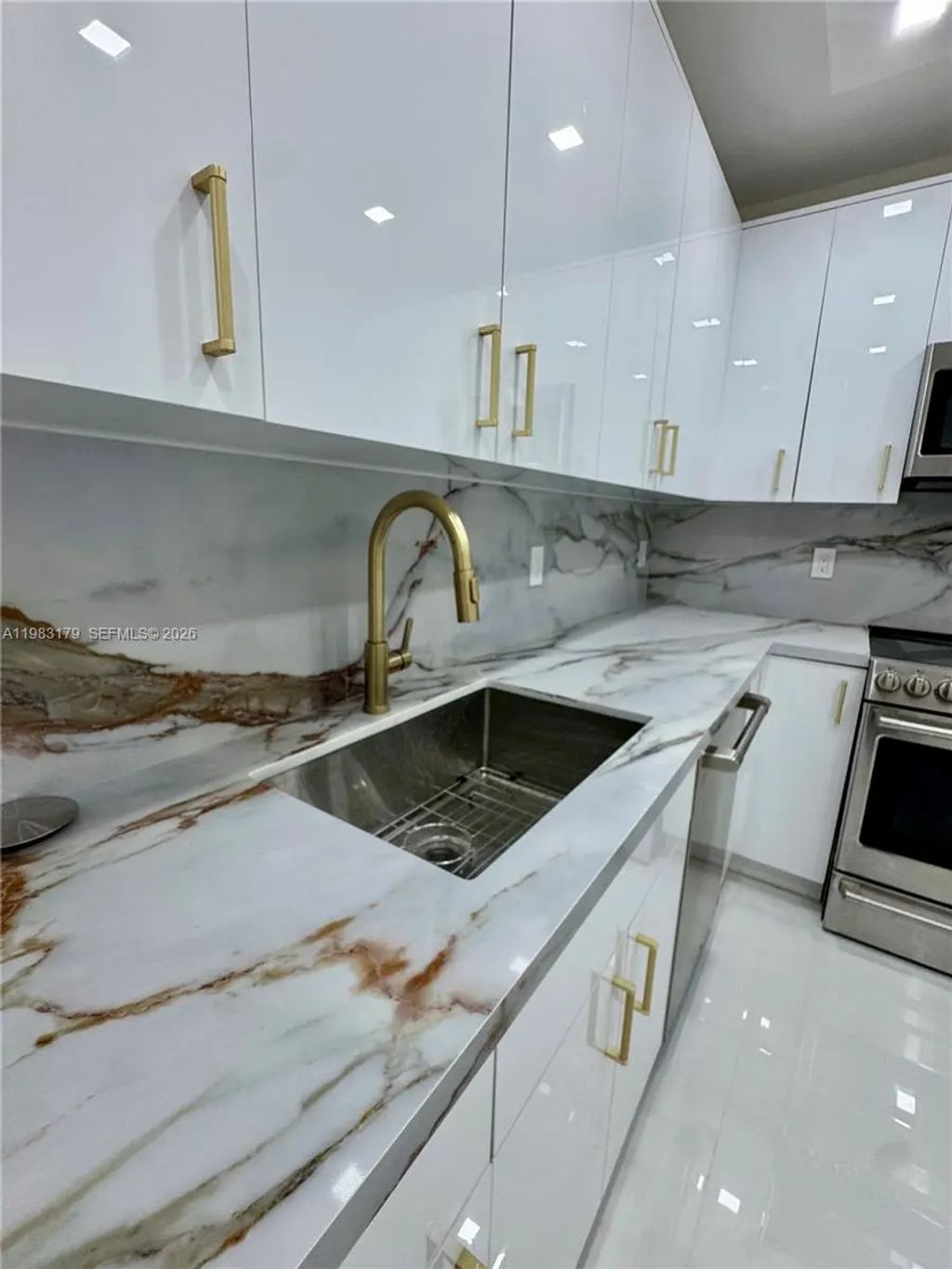 10185 Collins Avenue #606, Bal Harbour