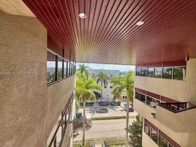 5 of 28 - 1111 N Kane Concourse #500, Bay Harbor Islands, FL