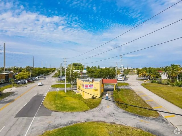 5 of 11 - 900 Old Federal Highway, Hallandale Beach, FL