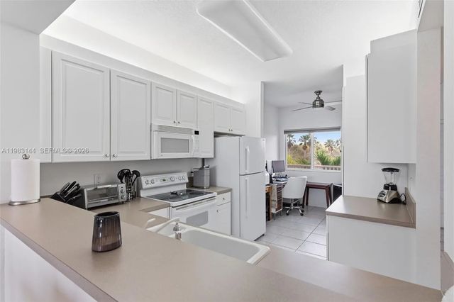 4 of 30 - 7765 Yardley Drive #313, Tamarac, FL
