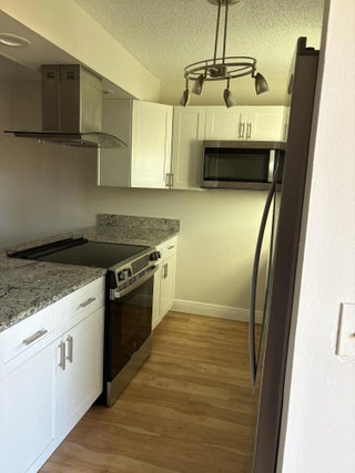 Photo of Listing #B26002455