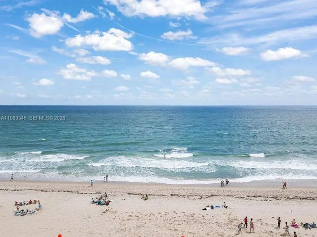 5 of 64 - 4444 El Mar Drive #3204, Lauderdale-By-The-Sea, FL