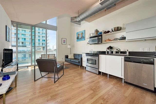 4 of 27 - 690 Sw 1st Court #1504, Miami, FL