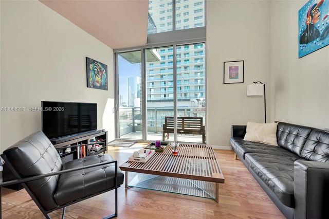 5 of 27 - 690 Sw 1st Court #1504, Miami, FL