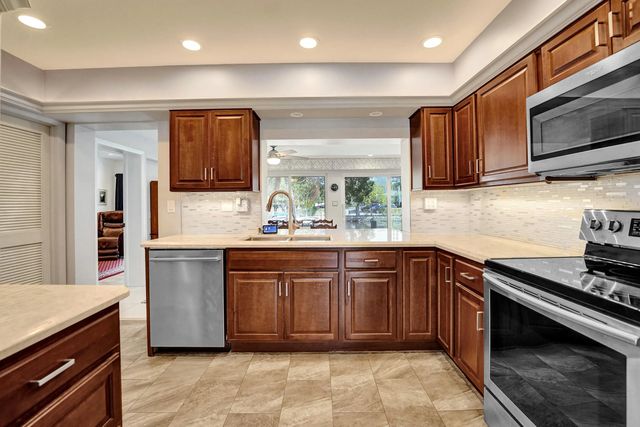 5 of 32 - 1431 S Ocean Boulevard #37, Lauderdale-By-The-Sea, FL