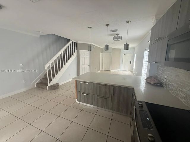 4 of 11 - 10776 Nw 83rd Terrace #1-19, Doral, FL