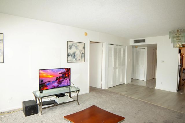 5 of 39 - 3301 Nw 47th Terrace #unit 403, Lauderdale Lakes, FL