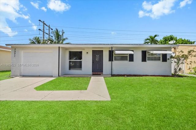 2 of 39 - 7371 Sw 1st Street, Margate, FL
