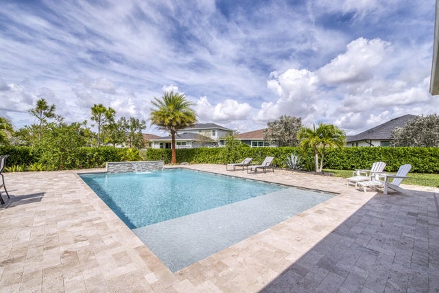 Photo of Listing #B26002711