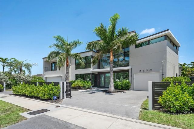 3 of 72 - 2500 Middle River Drive, Fort Lauderdale, FL
