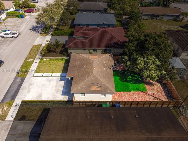 3 of 27 - 2760 Nw 13th Court, Fort Lauderdale, FL