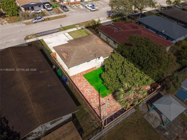 4 of 27 - 2760 Nw 13th Court, Fort Lauderdale, FL