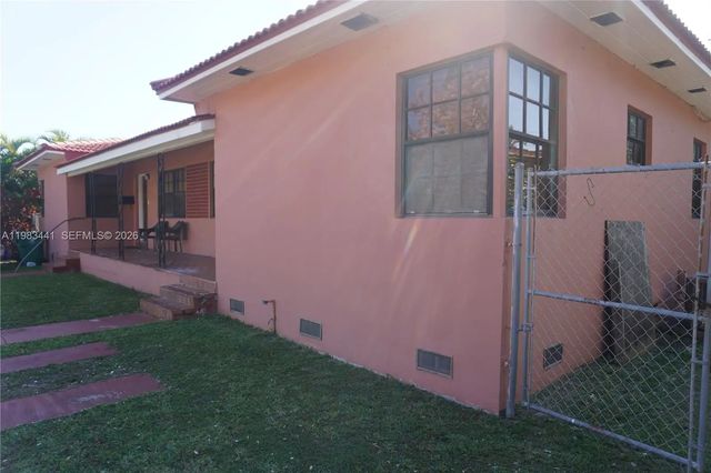 3 of 38 - 2660 Sw 36th Avenue, Miami, FL