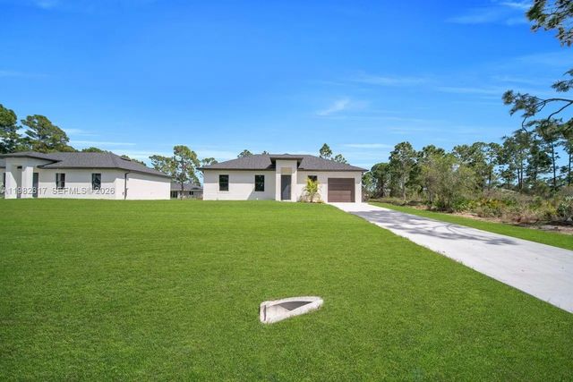 637 Summit Avenue S, Lehigh Acres