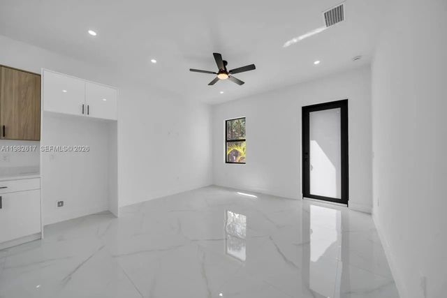 5 of 32 - 637 Summit Avenue S, Lehigh Acres, FL