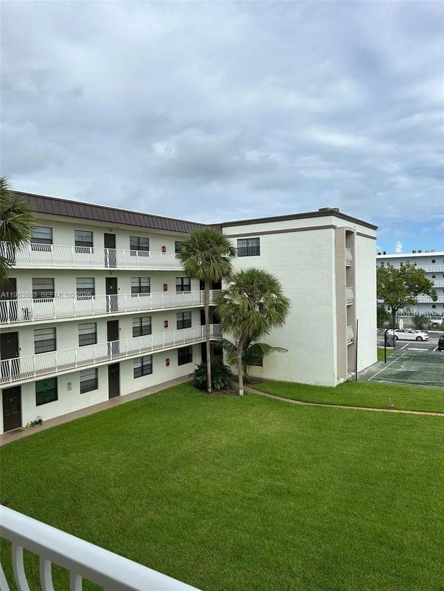 4 of 11 - 500 Ne 2nd Street #310, Dania Beach, FL