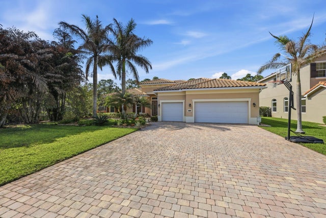 Photo of Listing #B26008669