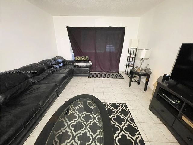 4 of 15 - 2800 Nw 56th Avenue #e103, Lauderhill, FL