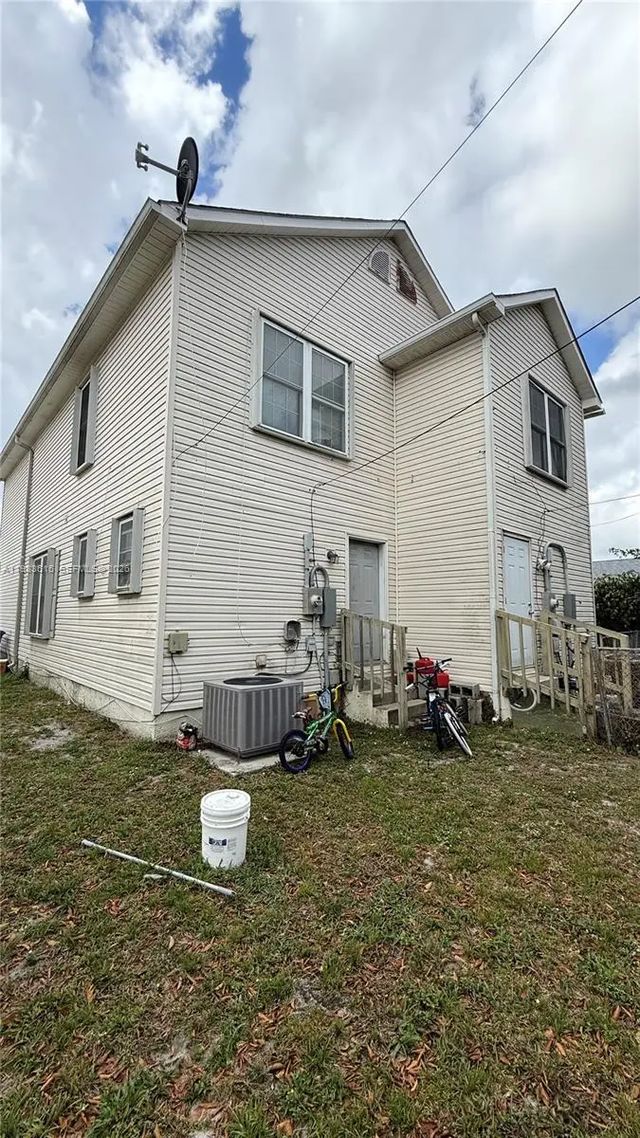 2 of 3 - 1738 Sw 44th Terrace, Fort Lauderdale, FL