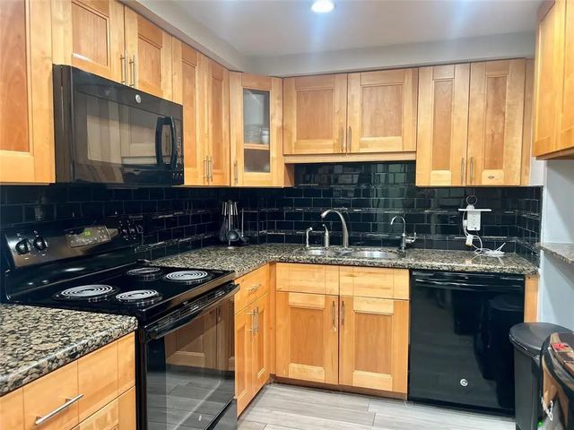3 of 10 - 3900 N Hills Drive #208, Hollywood, FL