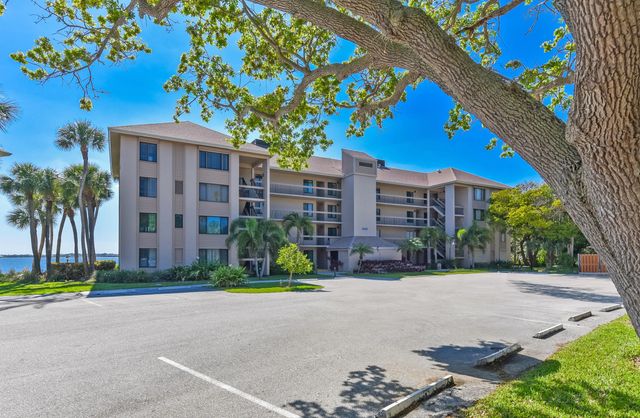 4440 Ne Sandpebble Trace #104, Stuart