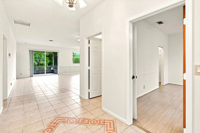 4 of 29 - 1490 Fairway Circle, Greenacres, FL