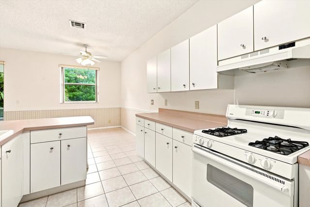 5 of 29 - 1490 Fairway Circle, Greenacres, FL