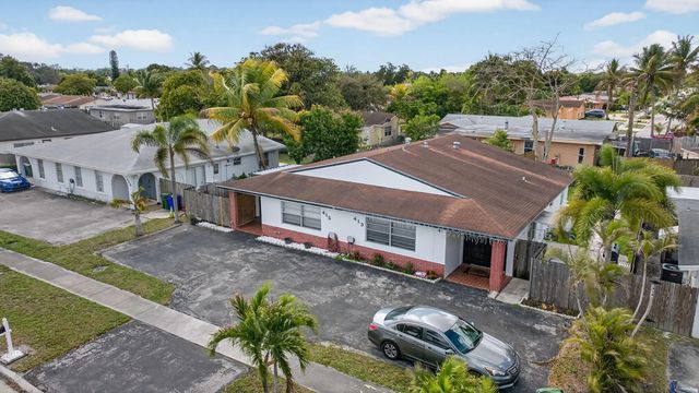 4 of 39 - 415 Sw 61st Terrace, Margate, FL