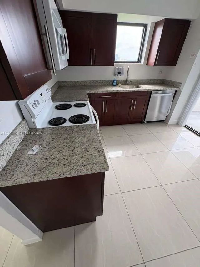 4 of 25 - 3300 Ne 191st Street #801, Aventura, FL