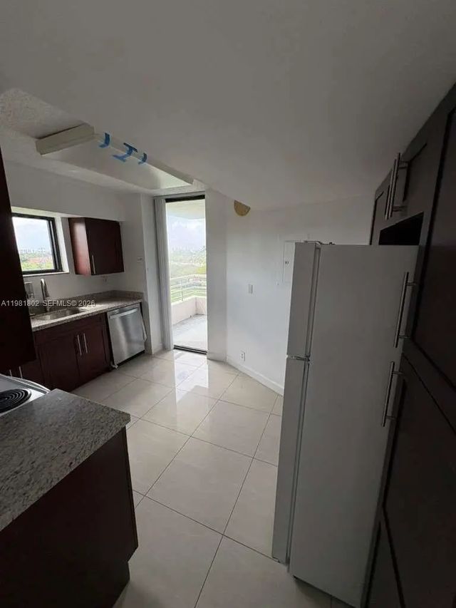 5 of 25 - 3300 Ne 191st Street #801, Aventura, FL