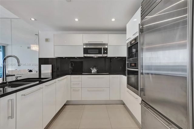 4 of 34 - 17121 Collins Avenue #2003, Sunny Isles Beach, FL